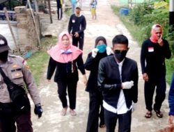 Agar Tidak Berkerumun, Kades Mubur Bagikan BLT-DD Dampak Covid-19 Langsung ke Rumah Warganya