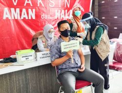 Jalani Vaksinasi Pertama, Firdian Syah Yakinkan Masyarakat Bahwa ini Aman dan Halal