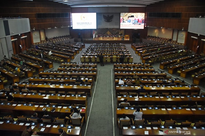 Rapat Paripurna DPR Mengesahkan RUU Hubungan Keuangan Pusat-Daerah Jadi UU