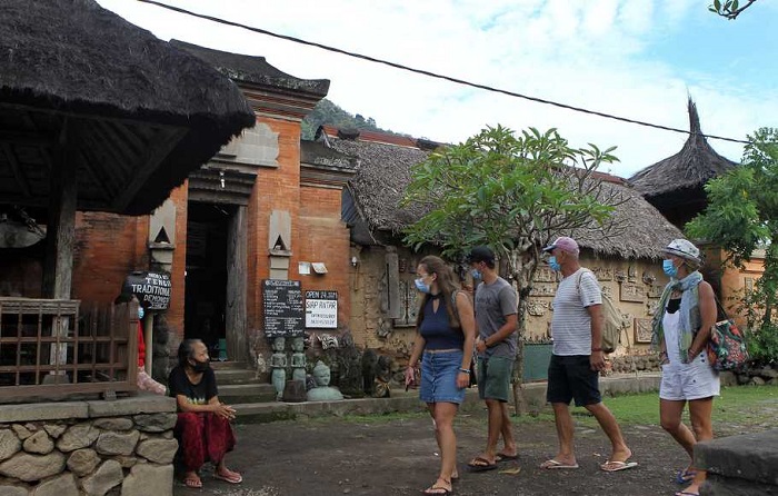 Menyambut Kedatangan PPLN, Kemenparekraf Tawarkan Warm Up Vacation Bagi Wisman di Bali