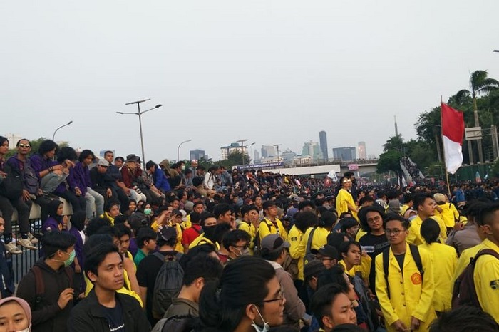 Mahasiswa Mulai Lakukan Demonstrasi di Kawasan Monas