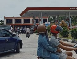 H – 2 di Karimun, SPBU Dipenuhi Antrean Kendaraan