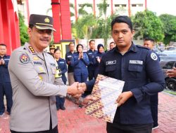 3 Personil Bidhumas Polda Kepri Terima Penghargaan