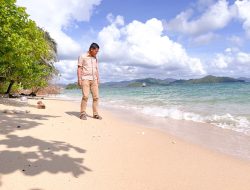 Rama TVRI di Salah Satu Pantai Desa Landak