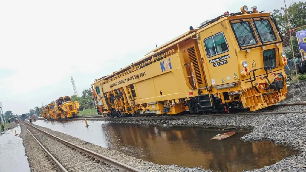 Kai Tinggikan Rel Ka Pekalongan 50 Cm Atasi Gangguan Banjir