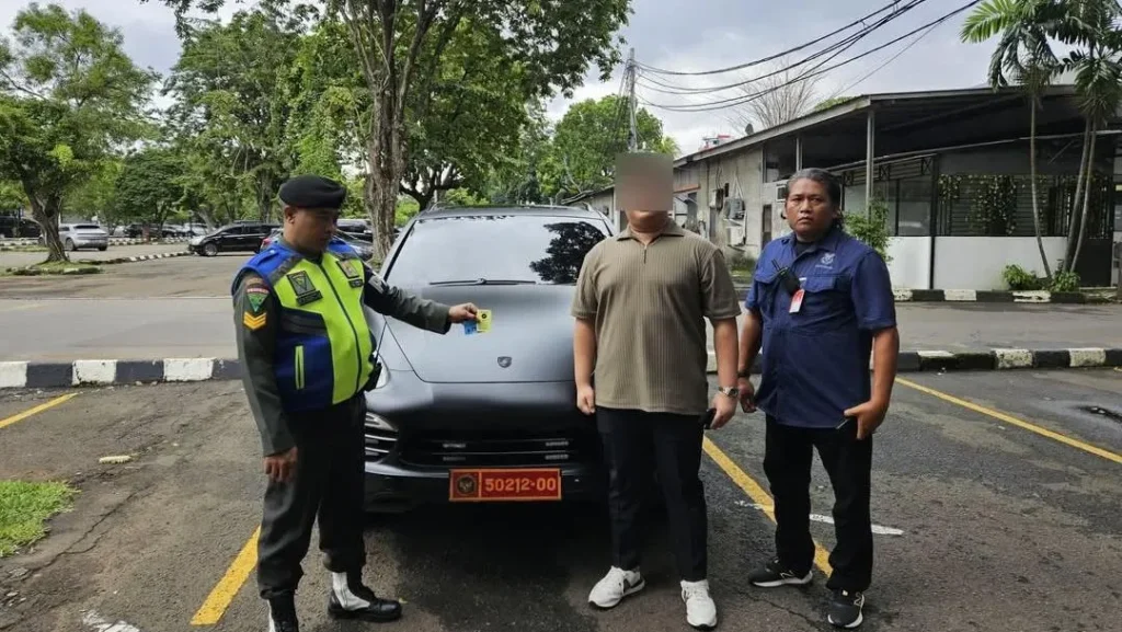 Kemhan Tegaskan Porsche Cayenne Berpelat Dinas Palsu Bukan Inventaris Resmi
