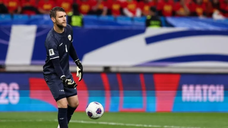 Maarten Paes Segera Diresmikan Ajax Amsterdam Kontrak Hingga 2029