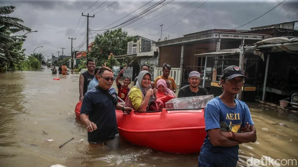 Pengungsi Banjir Sukamekar Bekasi Butuh Makanan Siap Saji Dan Perlengkapan Bayi