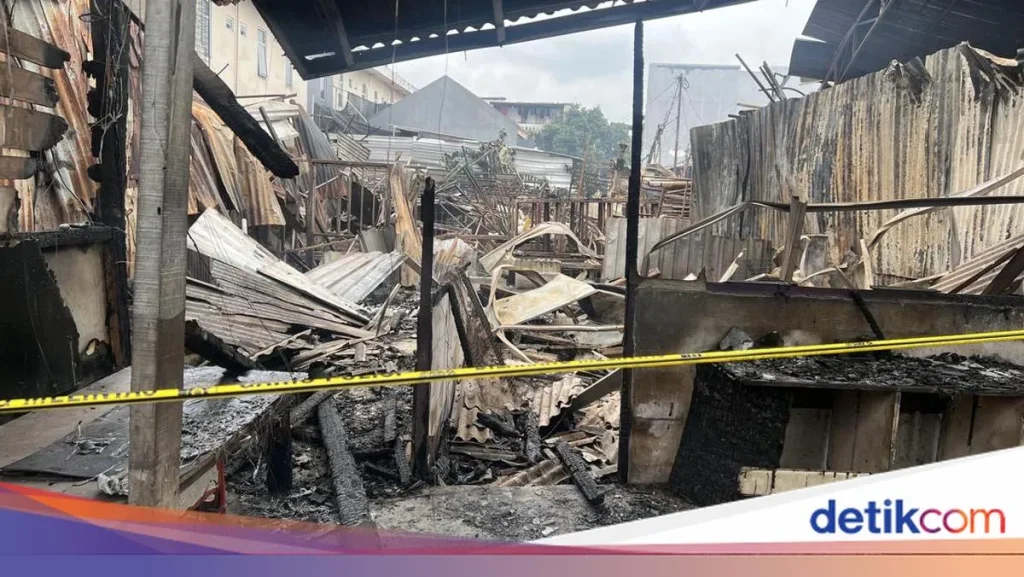 Bara Sisa Kebakaran Gudang Tangsel Nyala Lagi Damkar Kembali Turun Tangan