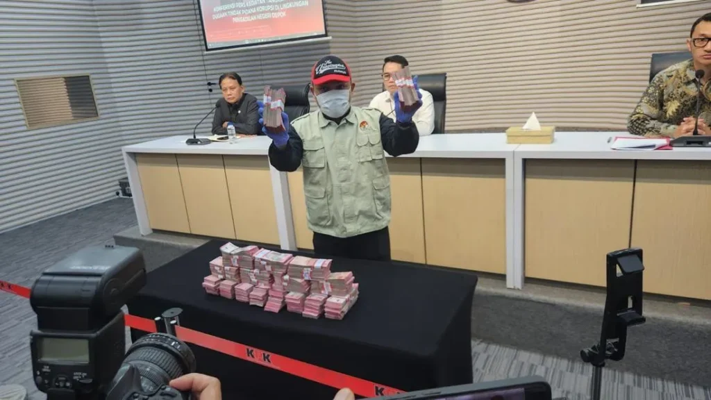 Ott Pimpinan Pn Depok Ketua Wakil Ketua Jadi Tersangka Suap Sengketa Lahan