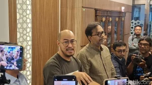 Pandji Dan Haris Azhar Sambangi Mui Bahas Materi Stand Up Mens Rea