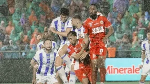 Persib Mantap Di Puncak Super League Persija Tertinggal Usai Tumbang