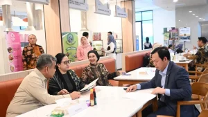 Pimpinan Mpr Dpr Dpd Makan Siang Di Kantin Dpr Diskusi Geopolitik