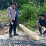 Polisi Larang Warga Dekati Benda Mirip Torpedo Di Sumenep Diduga Aktif
