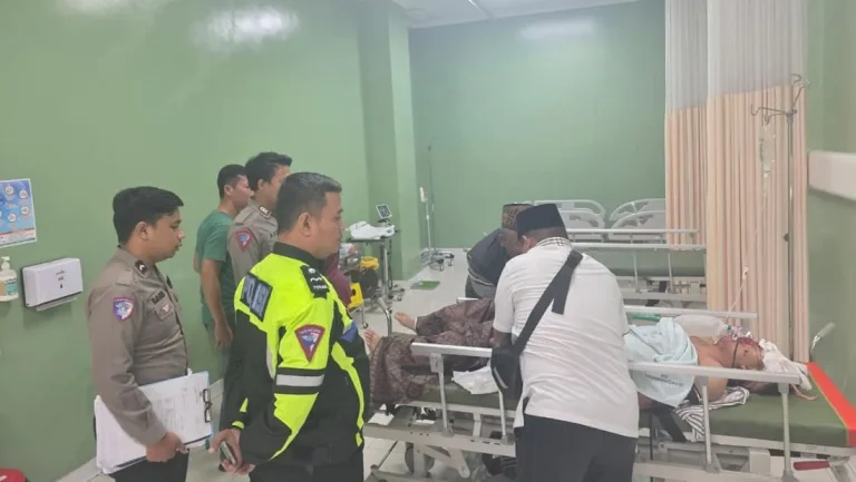 Kecelakaan Mobil Anggota Dpr Gus Hilman Di Tol Paspro 2 Staf Tewas