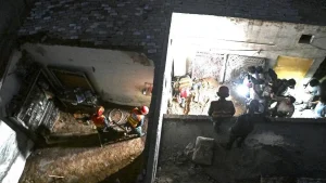 Atap Pusat Bimbingan Belajar Di Pakistan Ambruk 14 Anak Tewas